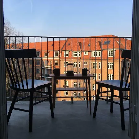 Balcony *